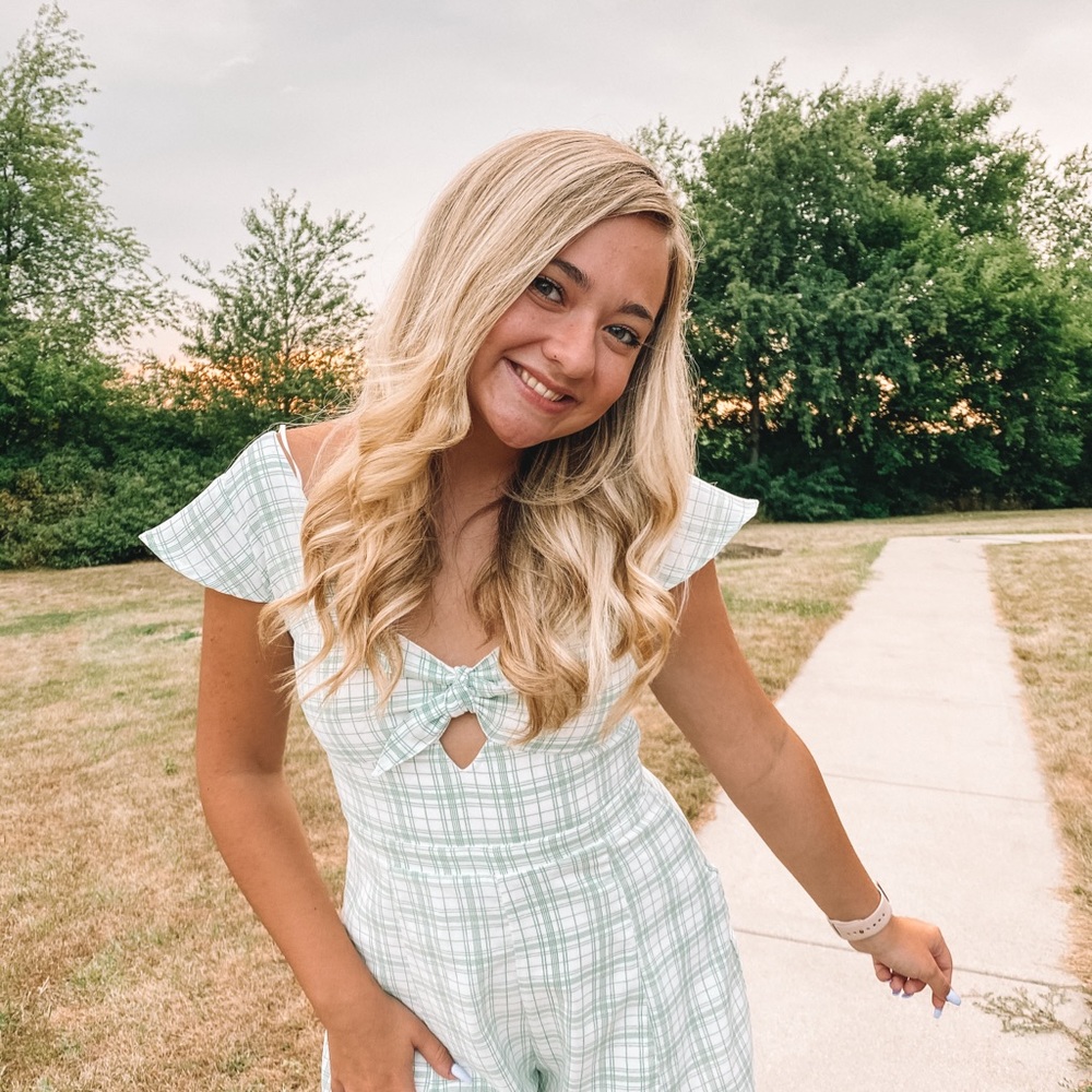 Meet your Posher, Ava